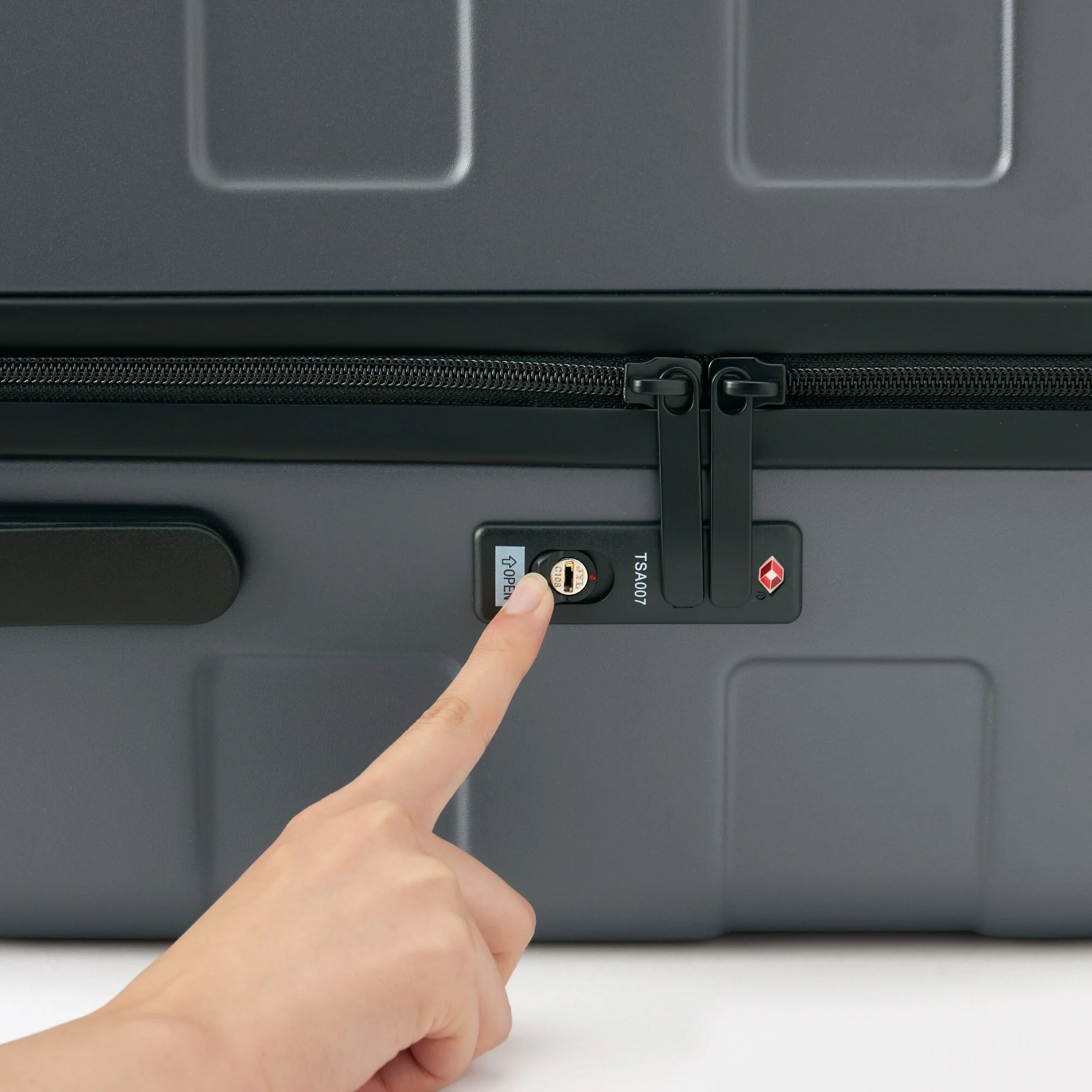Adjustable Handle Hard Shell Suitcase 105L | Check-In - Image 14