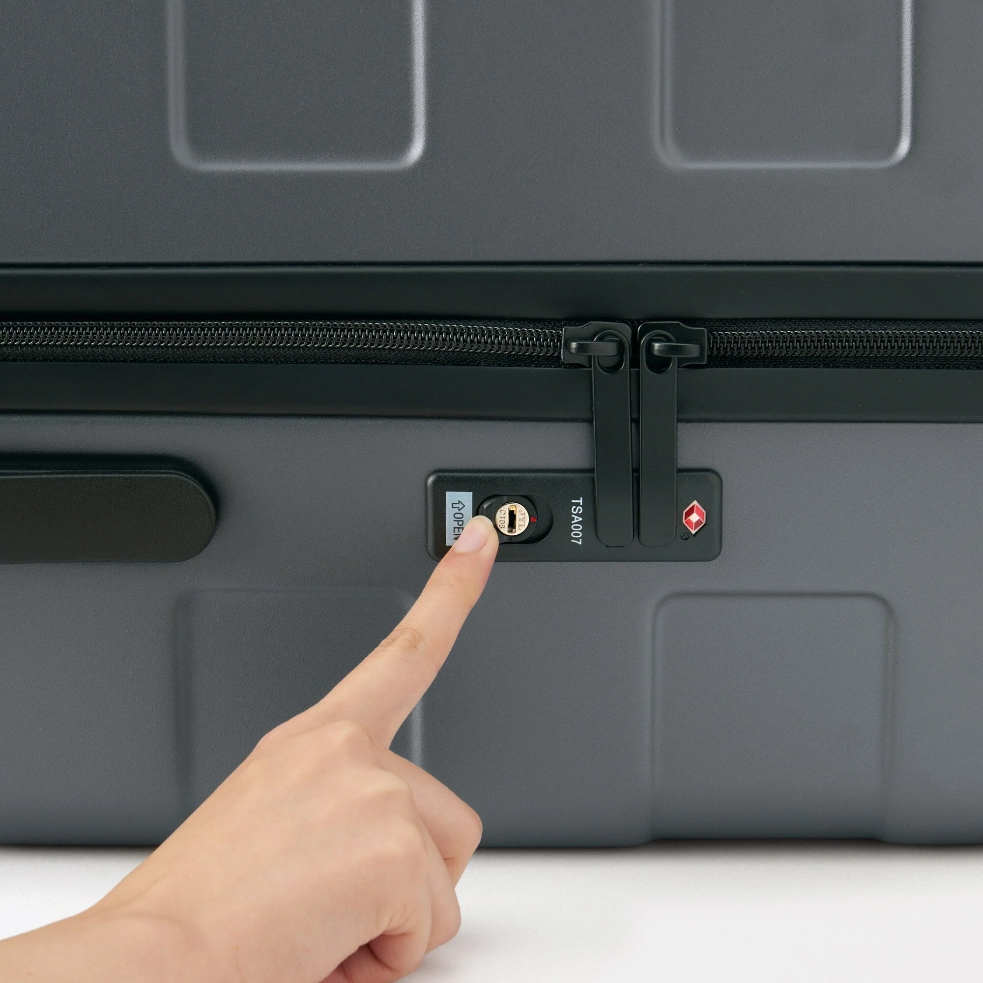 Adjustable Handle Hard Shell Suitcase 105L | Check-In - Image 31
