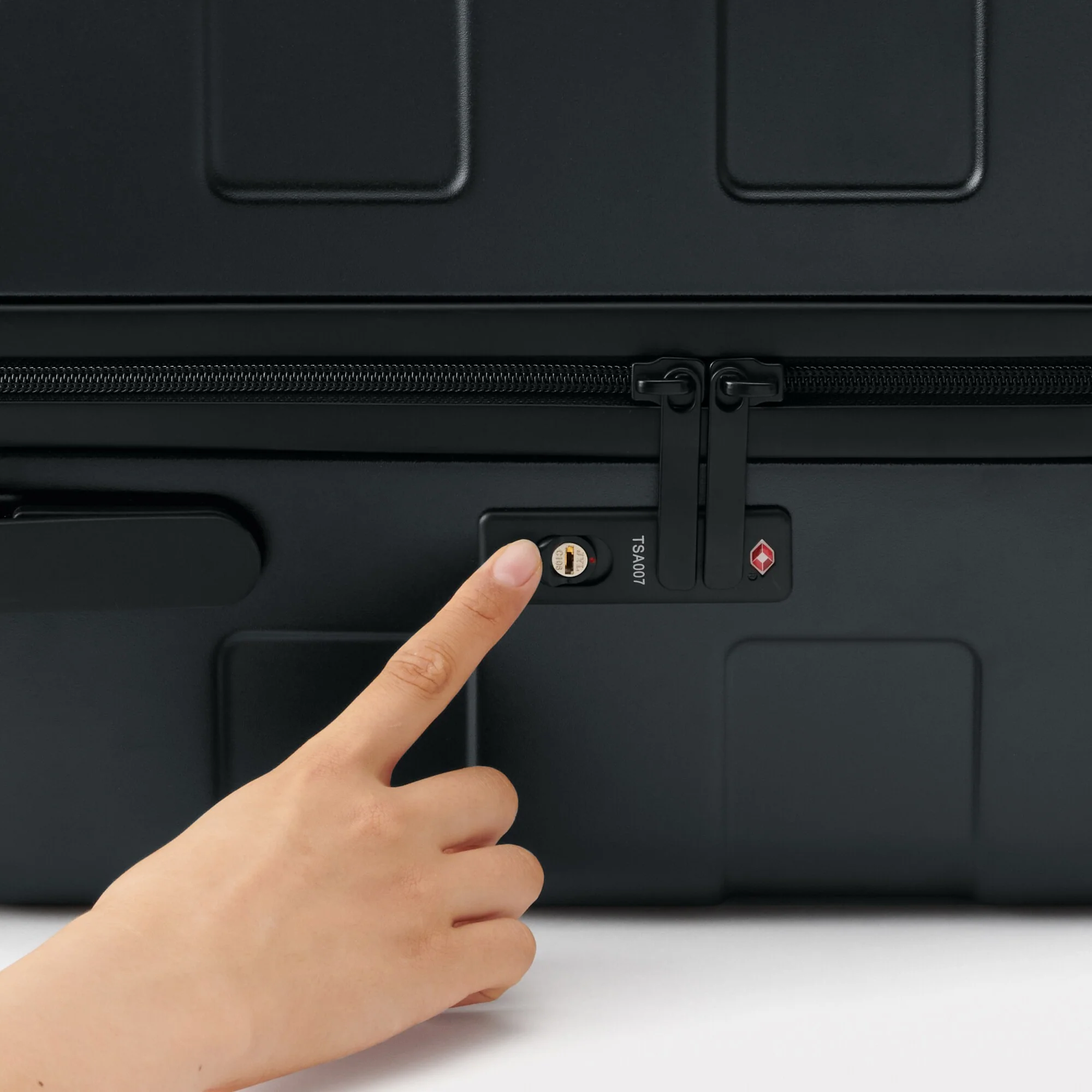 Adjustable Handle Hard Shell Suitcase 105L | Check-In - Image 10
