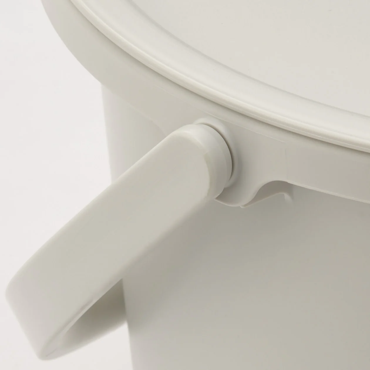 Bucket with Lid - Image 4