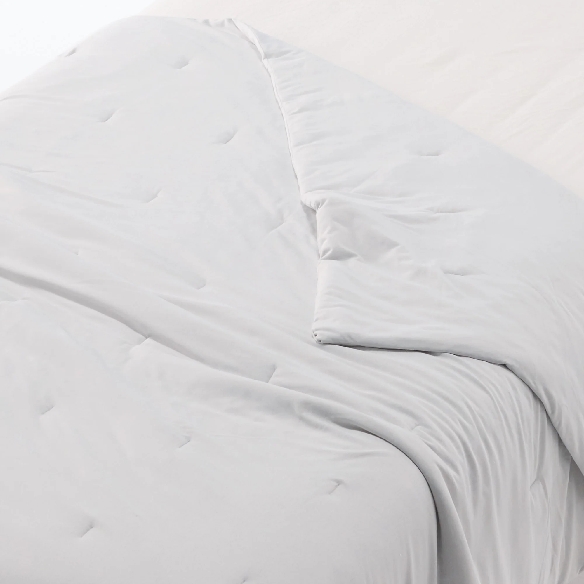 Cool Touch Thin Duvet - Single - Image 5