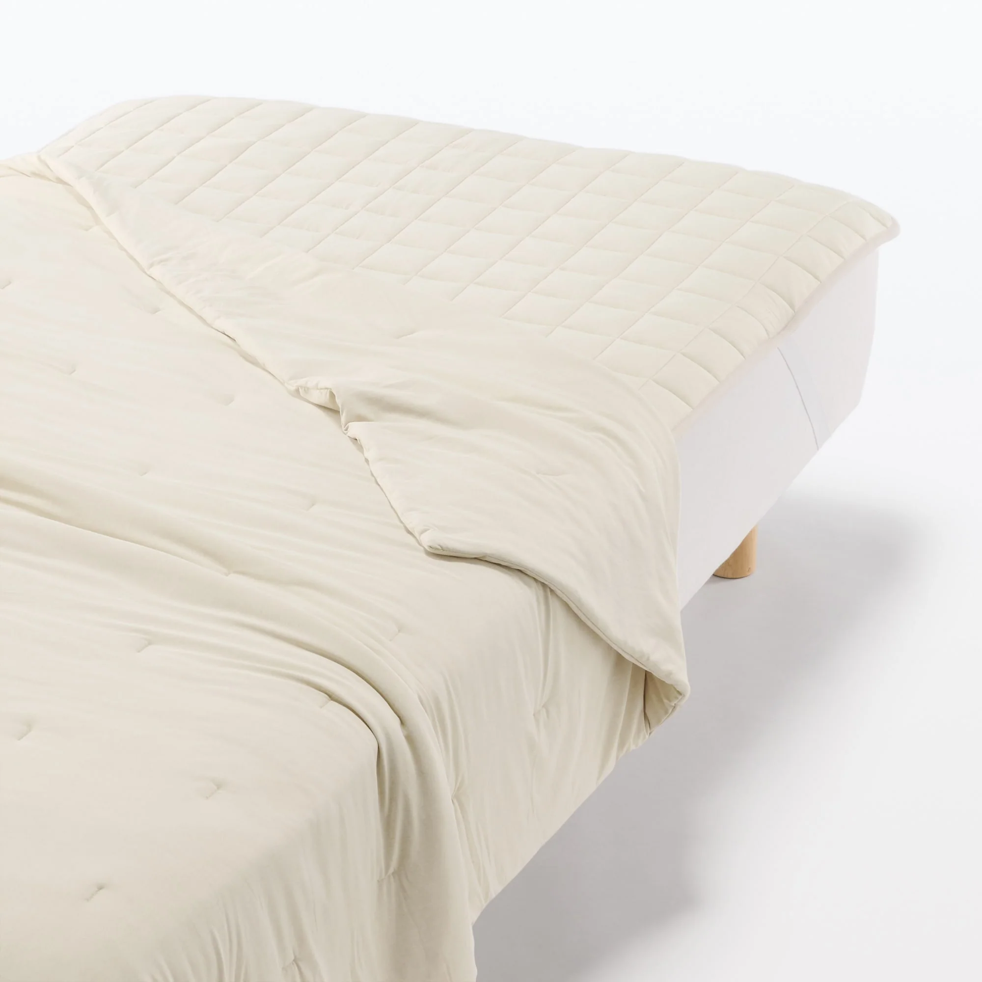 Cool Touch Thin Duvet - Single - Image 4