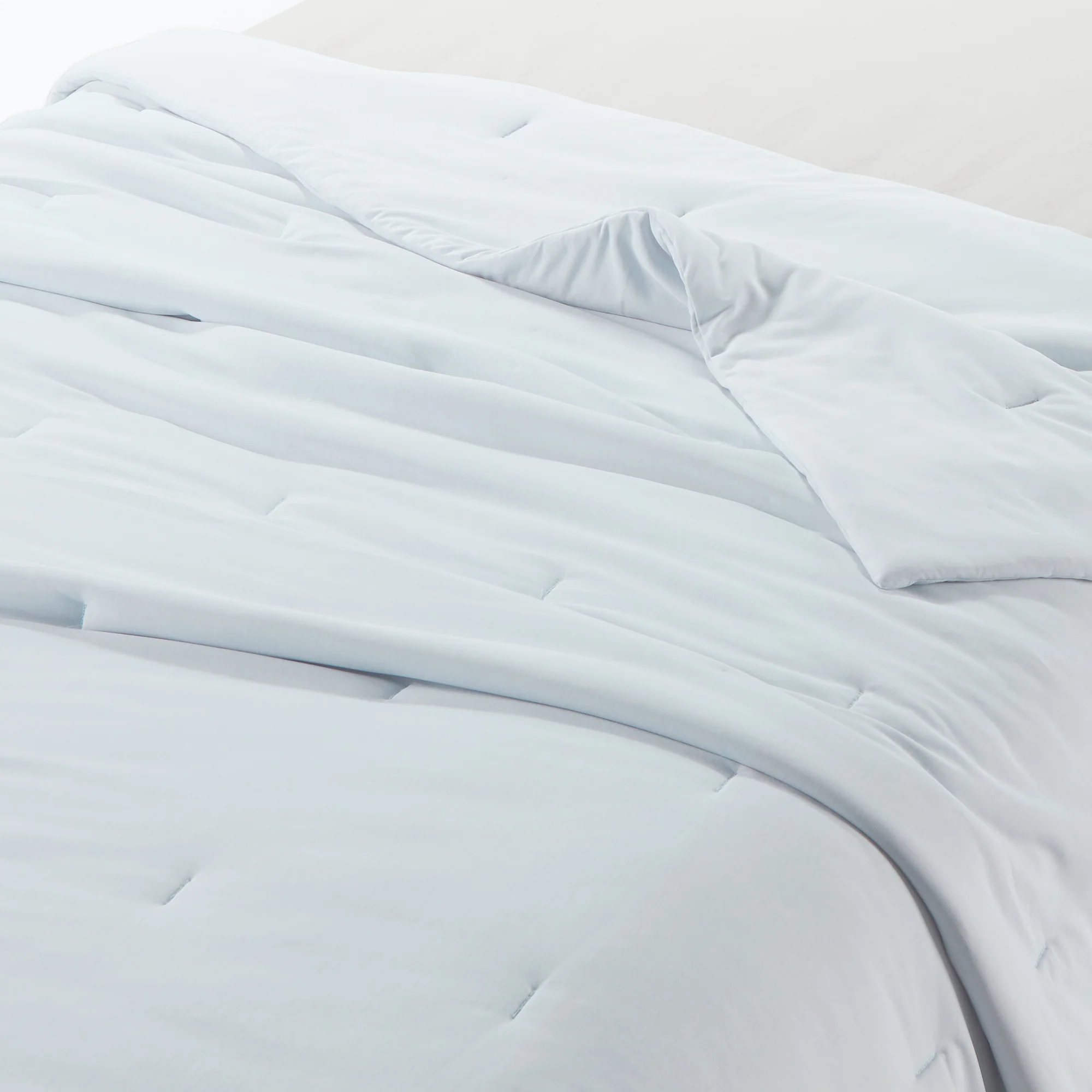 Cool Touch Thin Duvet - Single - Image 8
