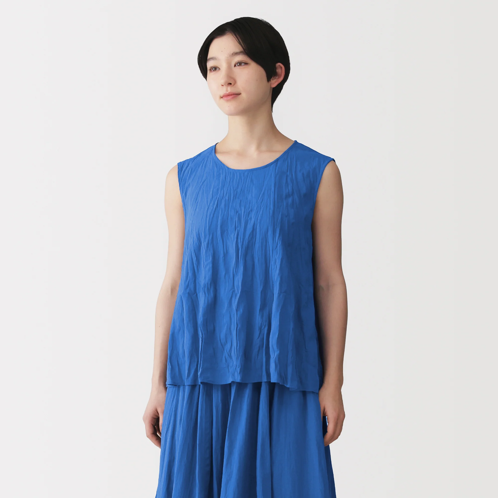 Cotton Crepe Sleeveless Blouse - Image 24