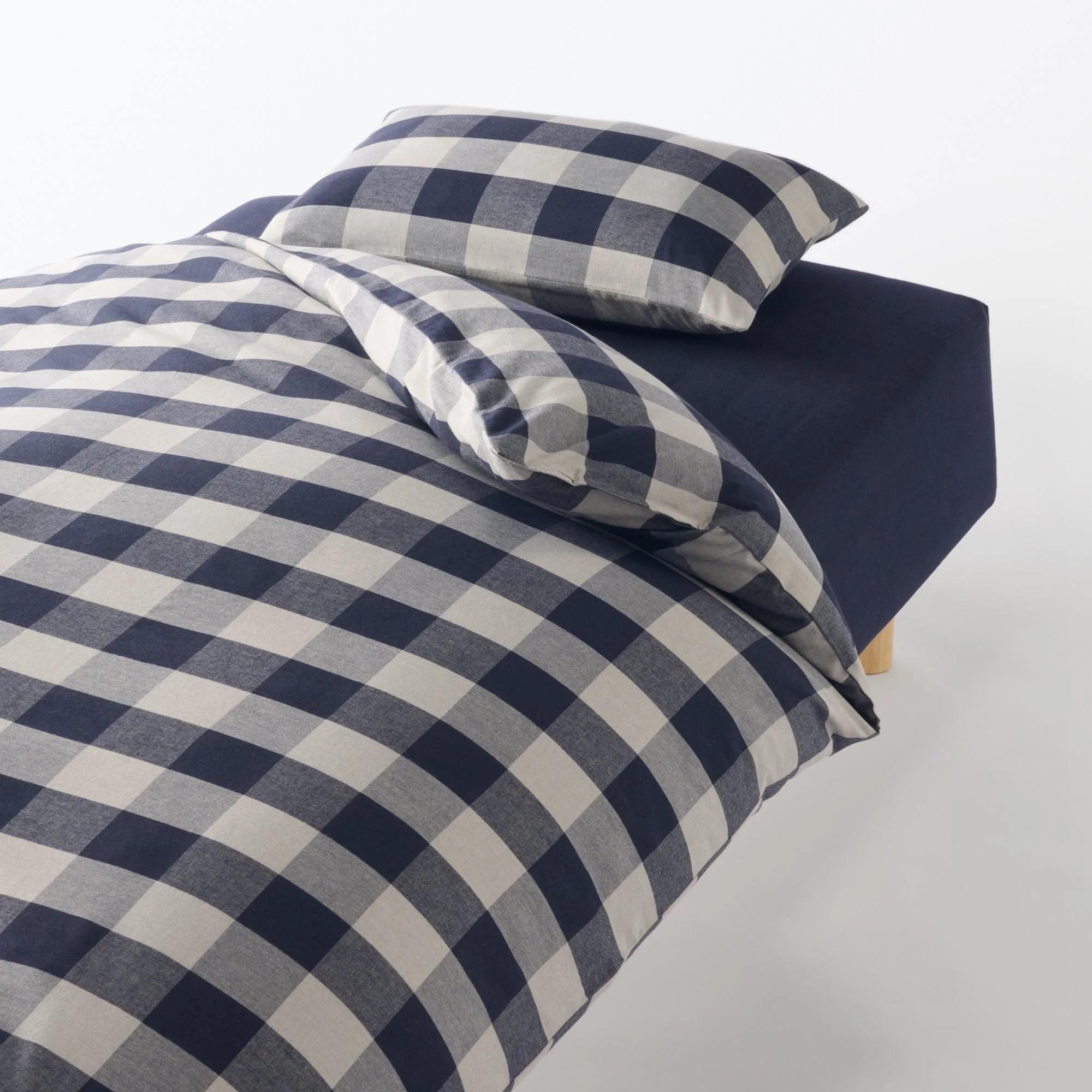 Cotton Flannel Patterned Pillowcase - Image 17