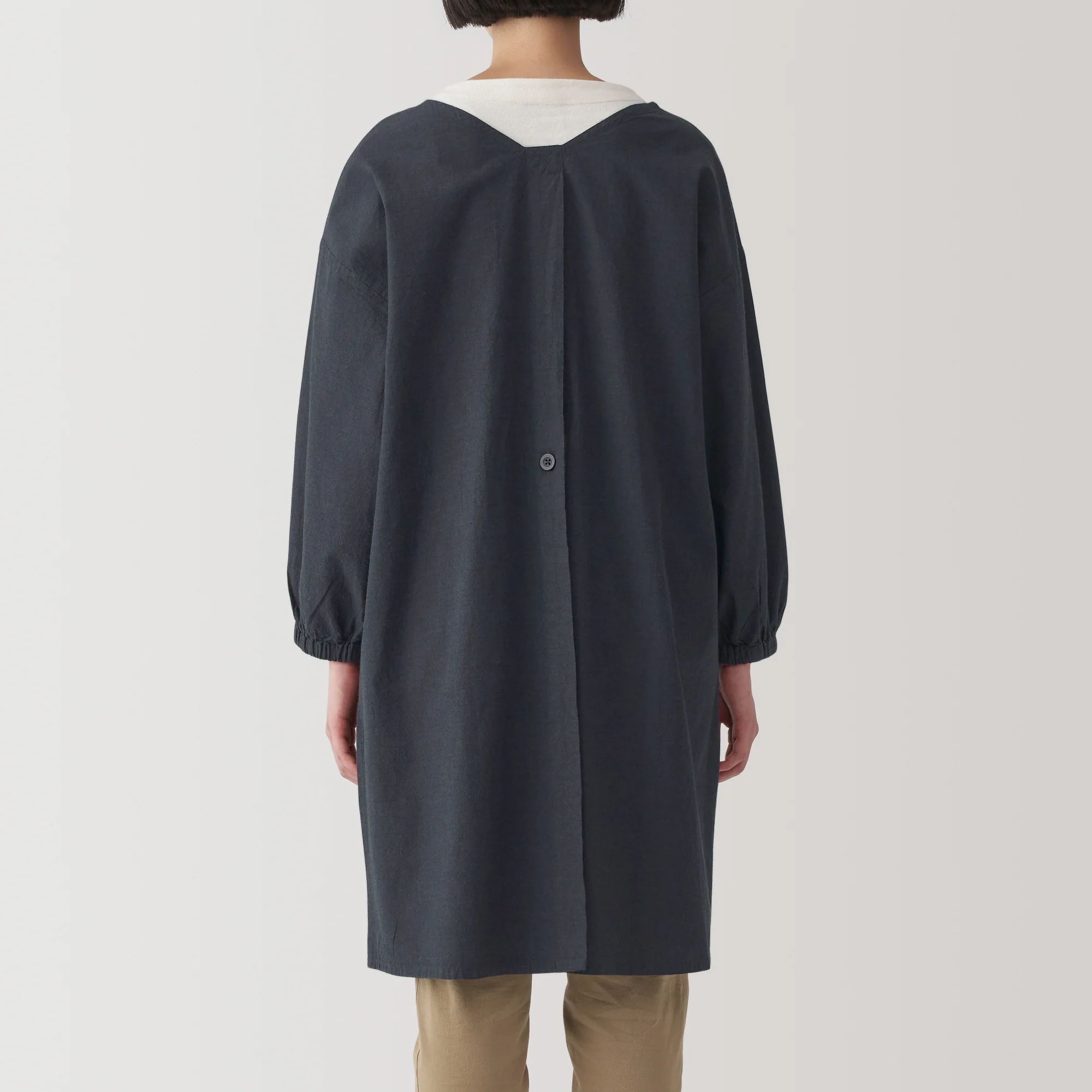 Easy Fit Long Sleeve Apron - Dark Grey - Image 3