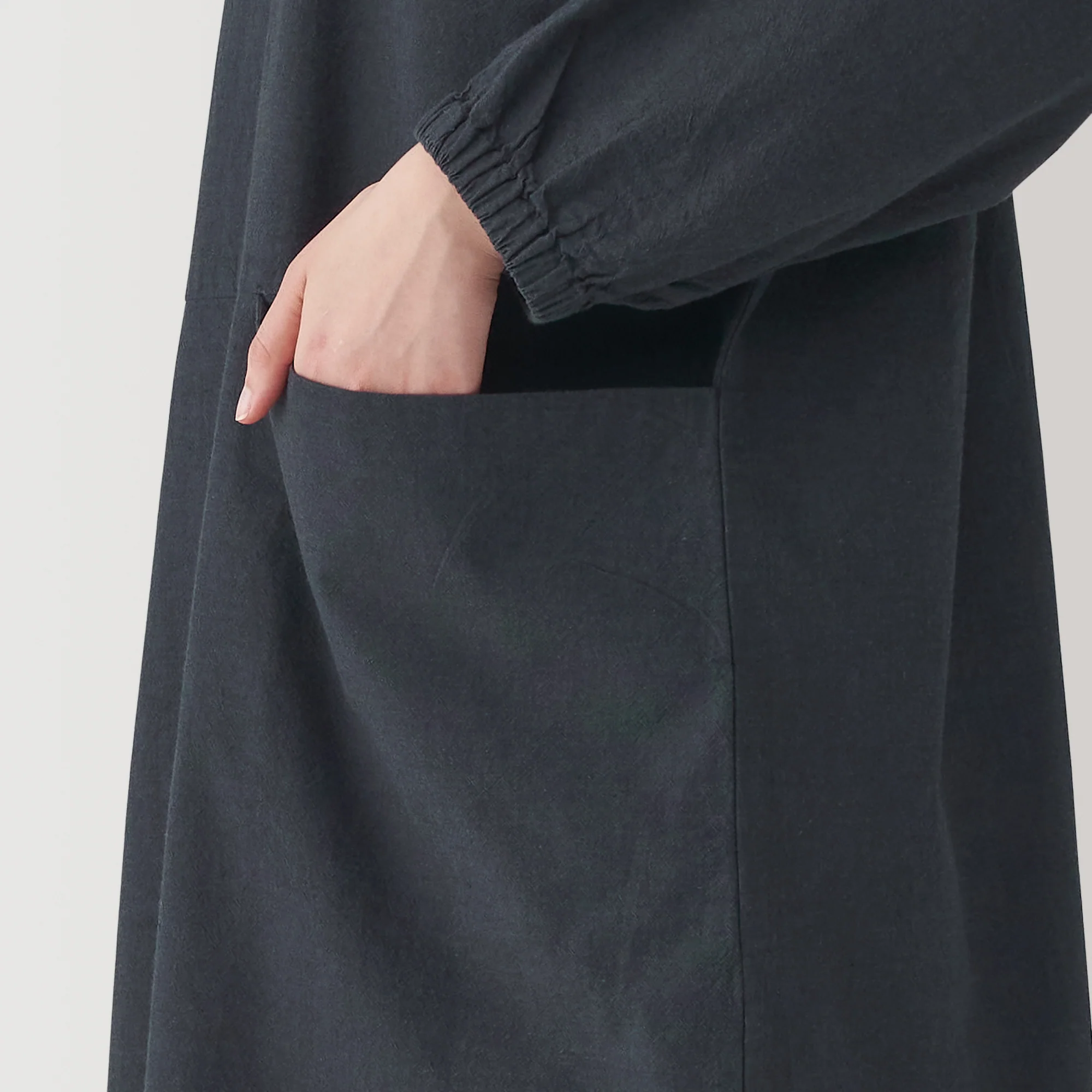 Easy Fit Long Sleeve Apron - Dark Grey - Image 4