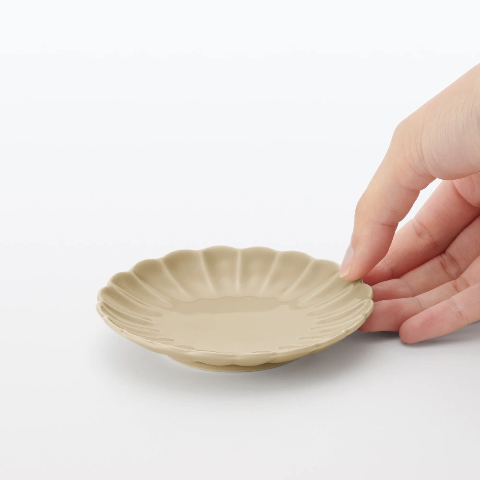 Hasami Ware Lucky Small Plate - Chrysanthemum - Steamed Chestnut - Image 6