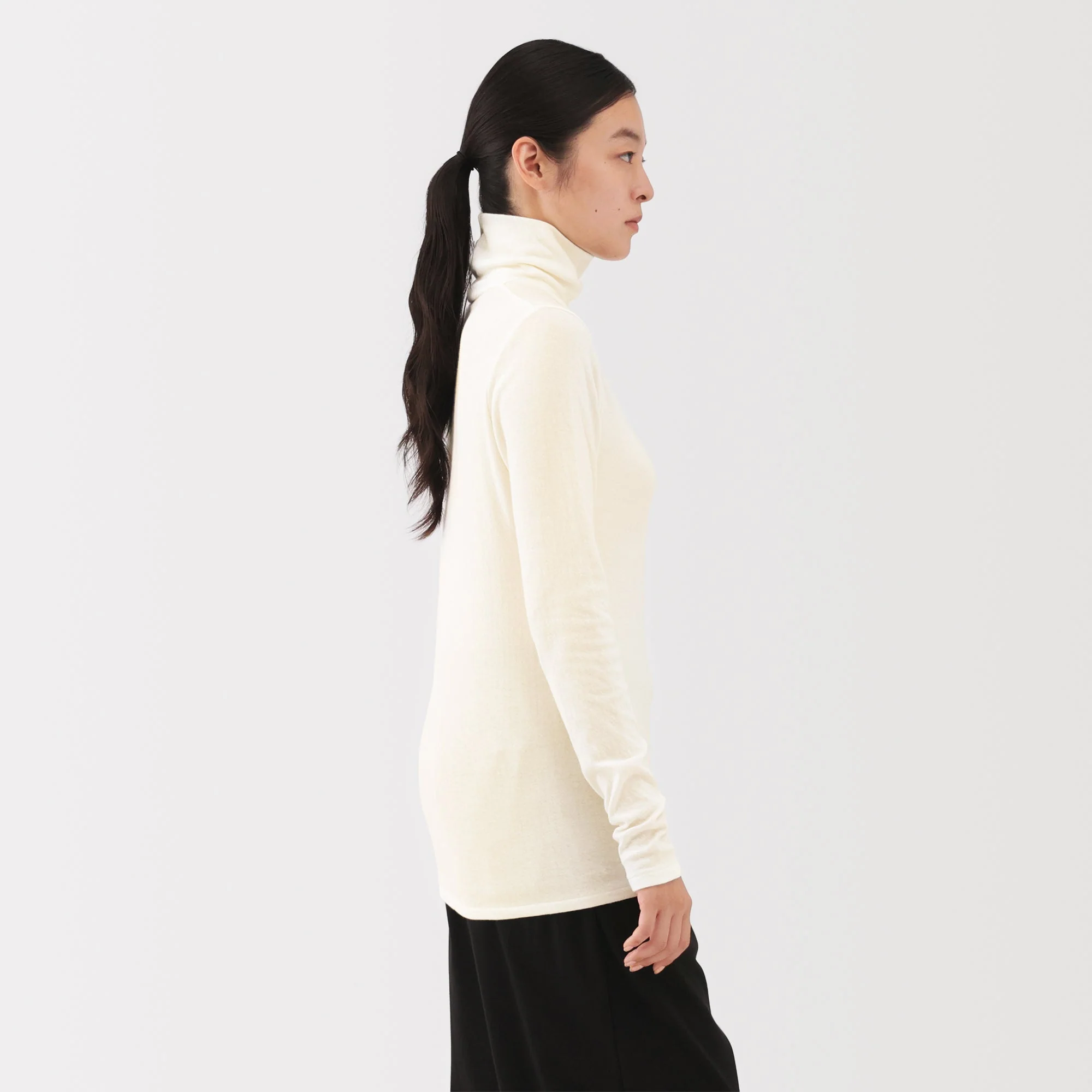 Labo Cotton Cashmere Turtleneck T-Shirt - Image 24