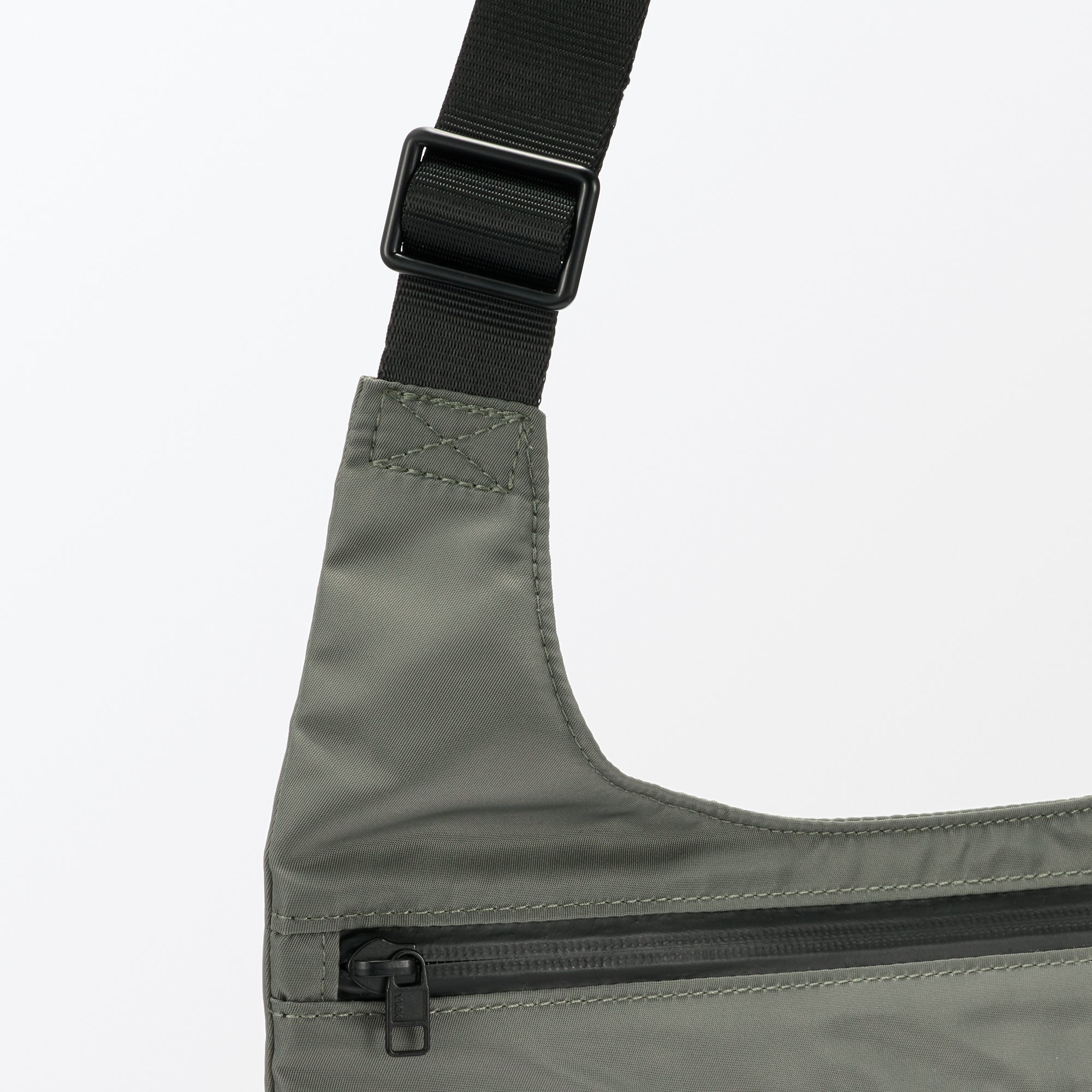 Labo Nylon Shoulder Bag - Image 8