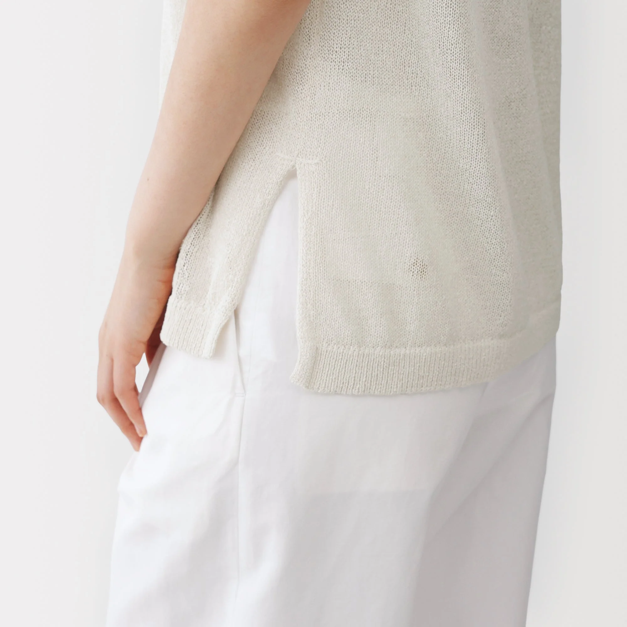 Labo Washi Blend Sleeveless Sweater - Image 8