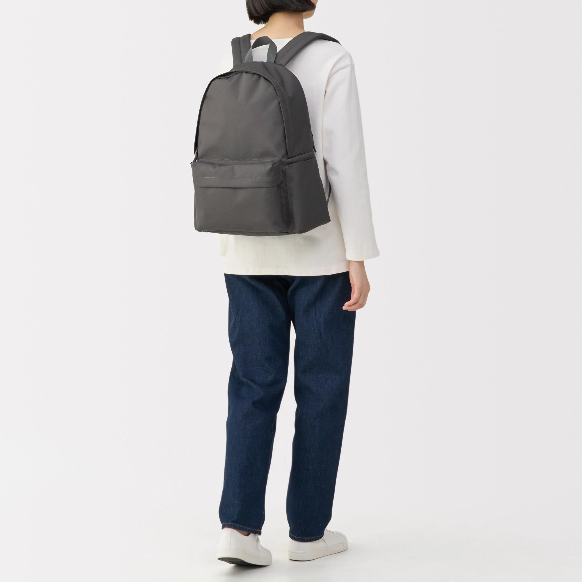 Less Tiring Water Repellent Backpack - Image 17