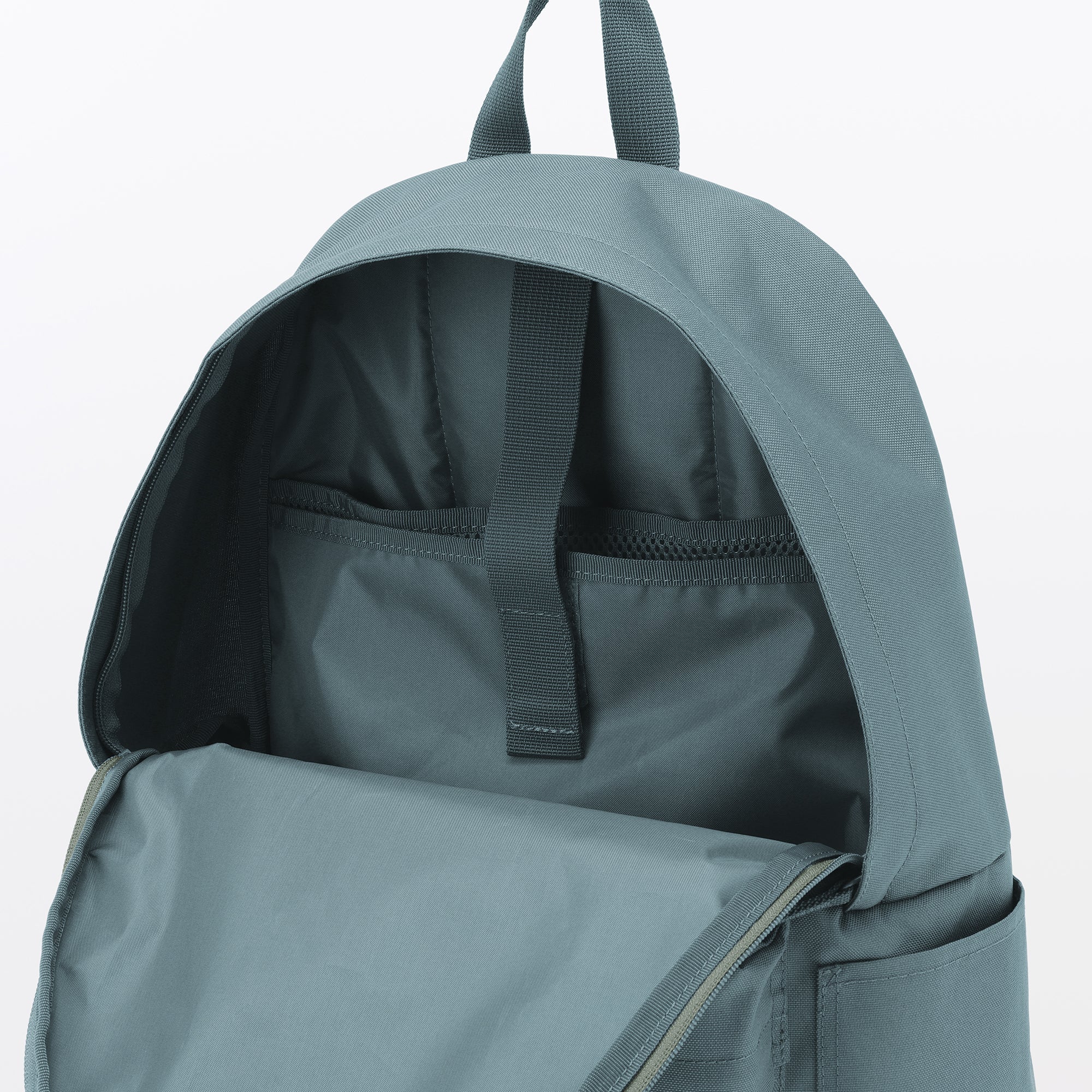 Less Tiring Water Repellent Backpack - Image 15