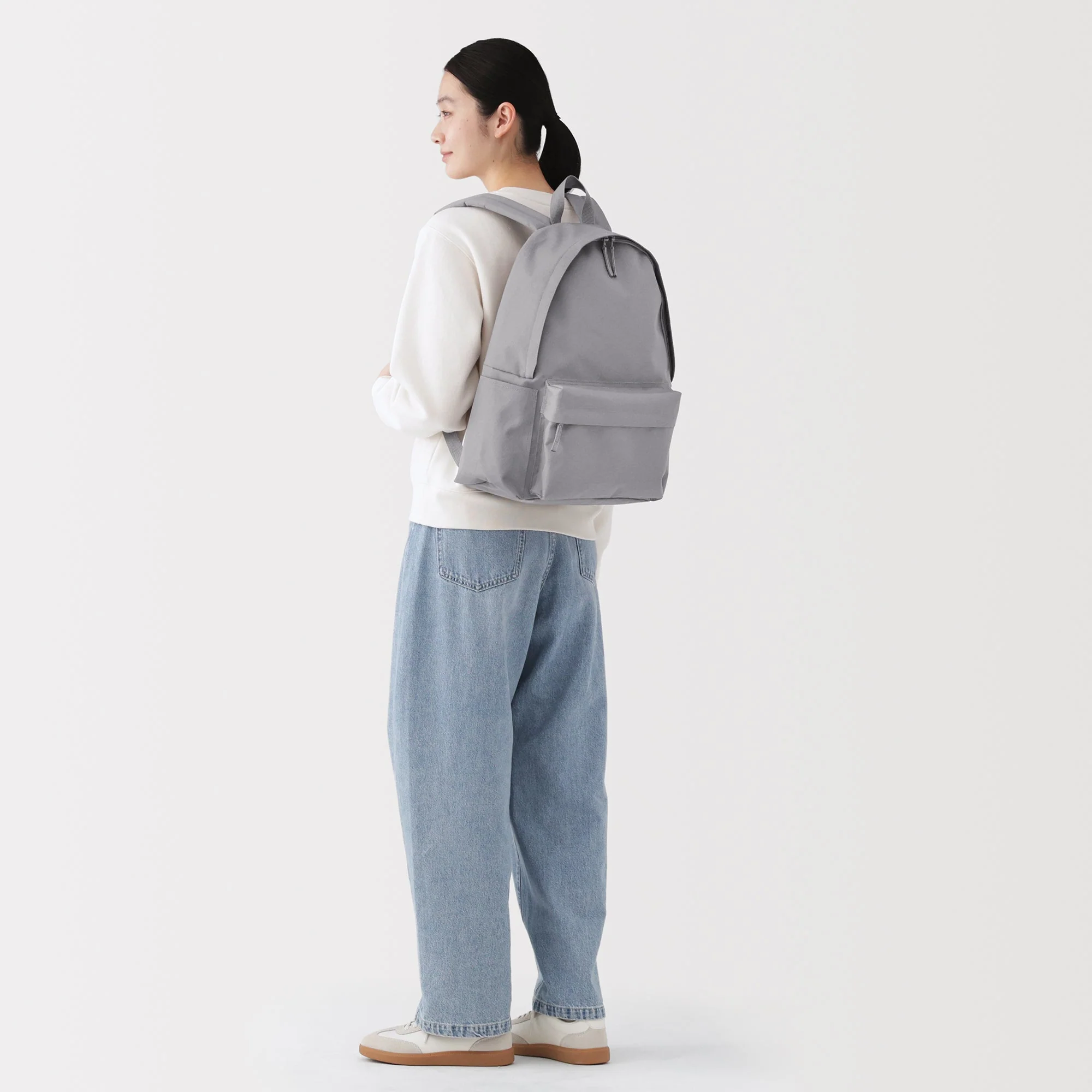 Less Tiring Water Repellent Backpack - Image 3