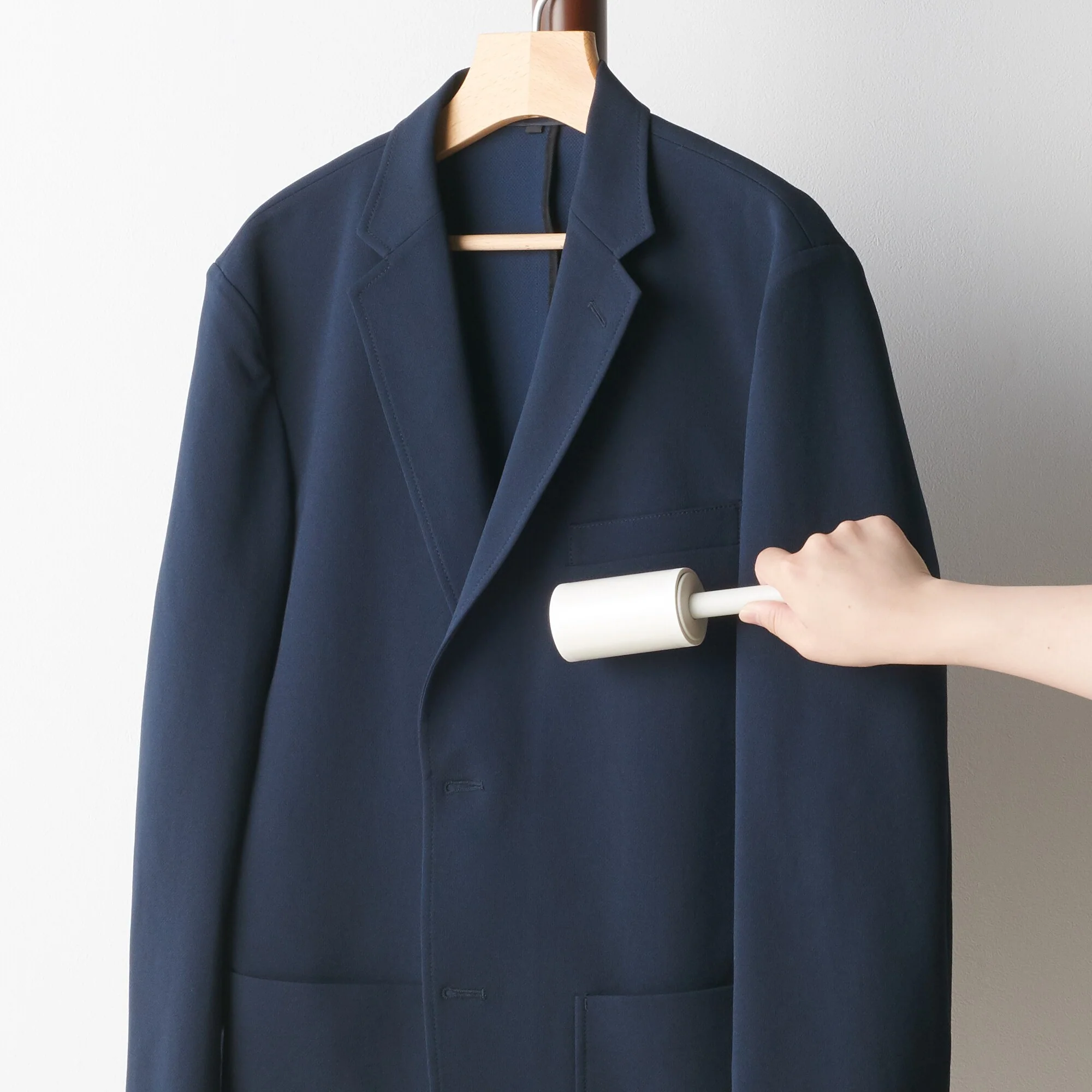 Lint Roller for Clothes - Image 2