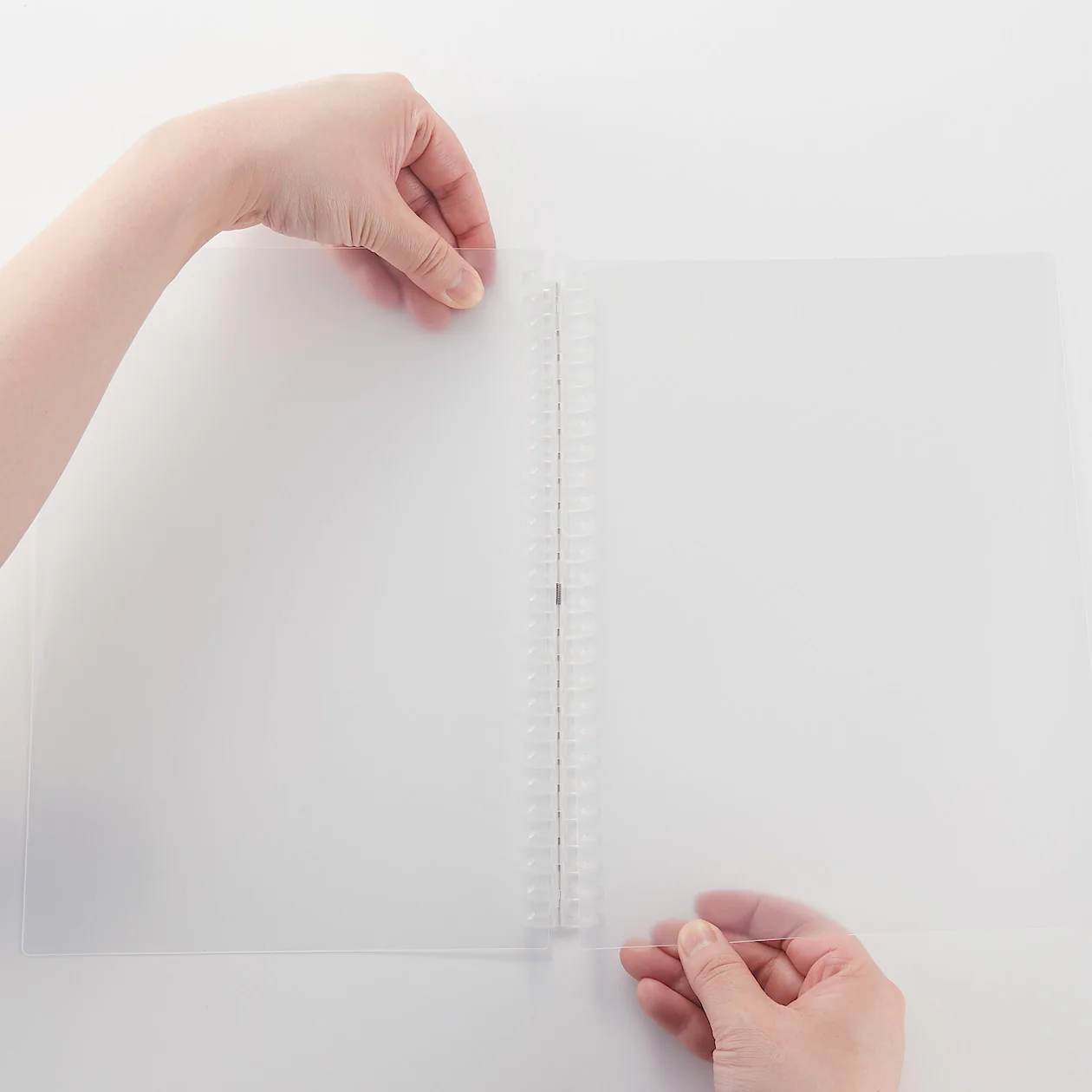 Polypropylene Cover for Loose Leaf Paper - B5 - 26 Holes - Image 2