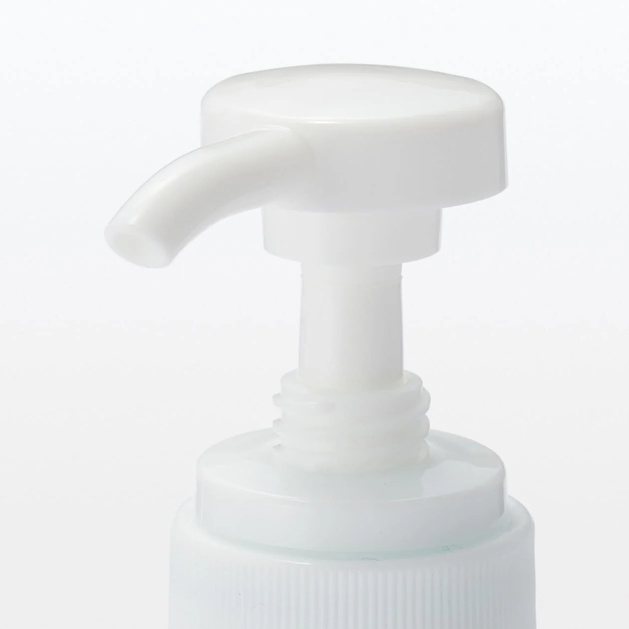 PET Refill Bottle - Pump Type White 600ml - Image 5