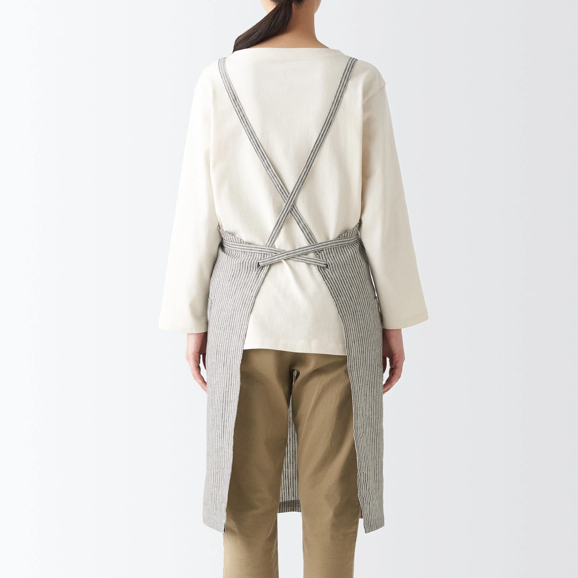 Plain Weave Linen Cross Back Apron - Image 3