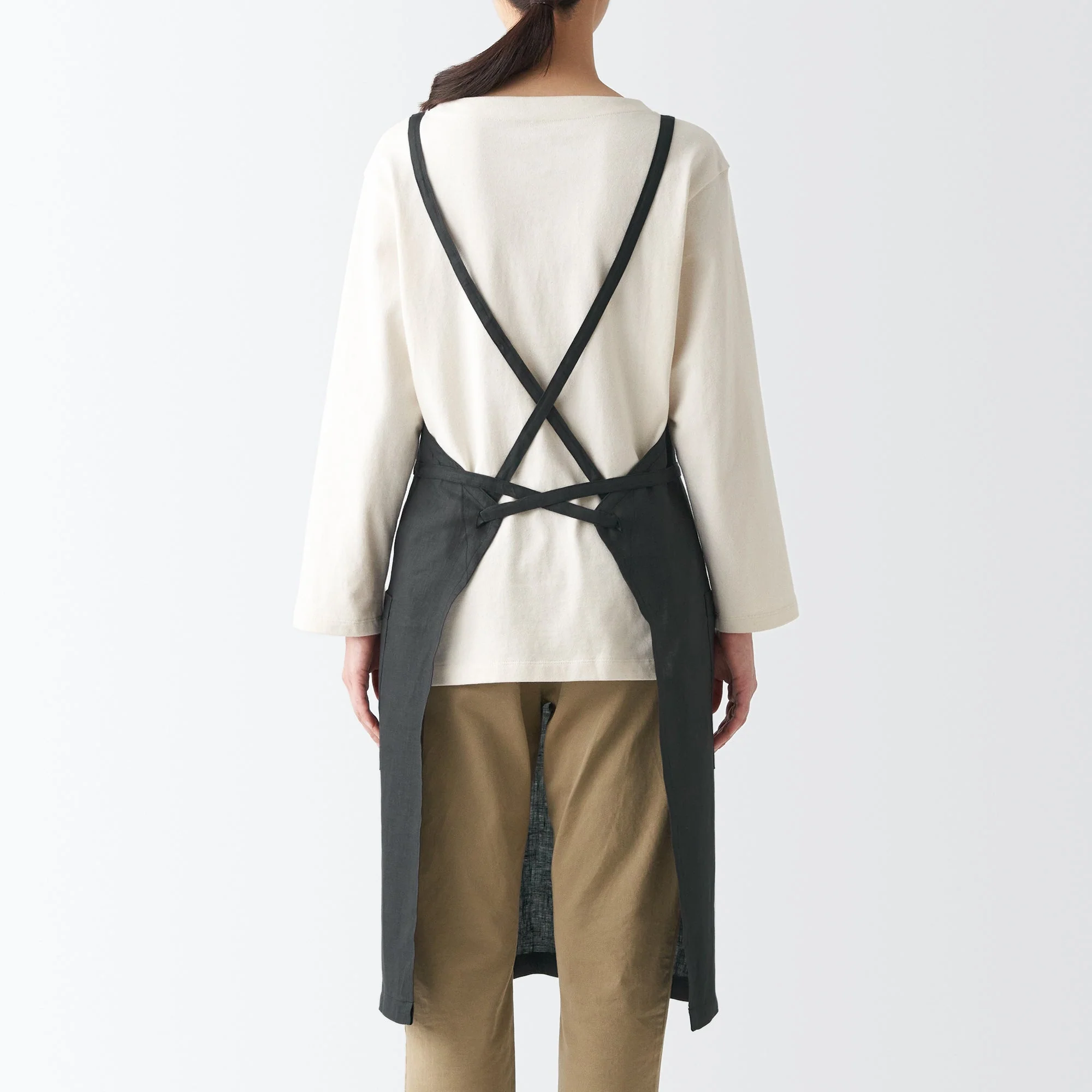 Plain Weave Linen Cross Back Apron - Image 8