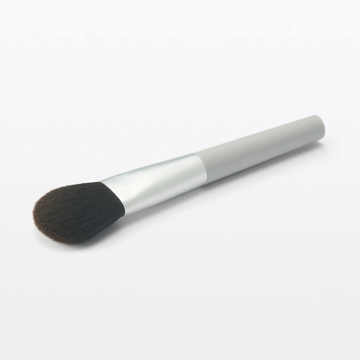 Polyester Cheek Brush - Image 3