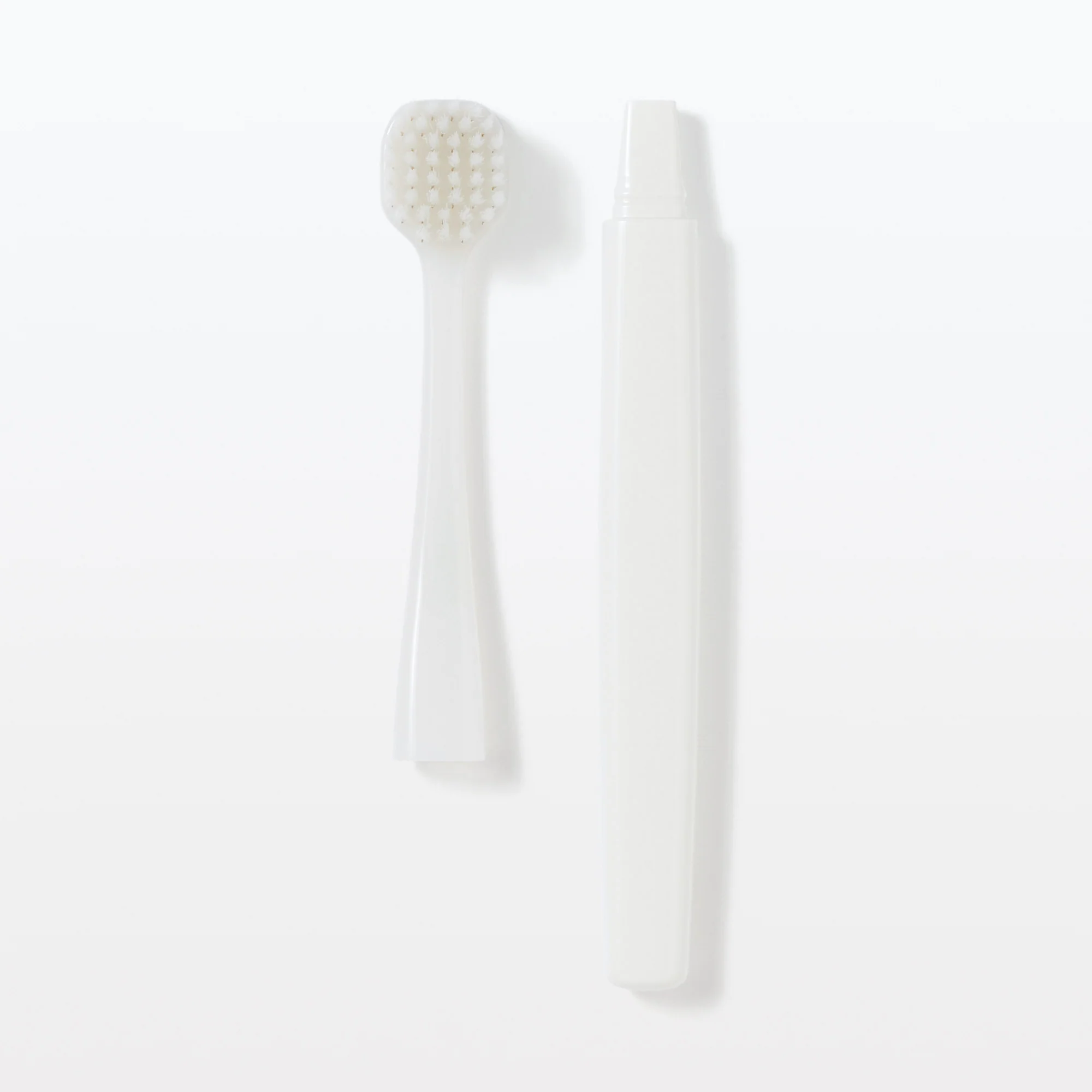 Replaceable Head Wide Medium Toothbrush - White - Image 2