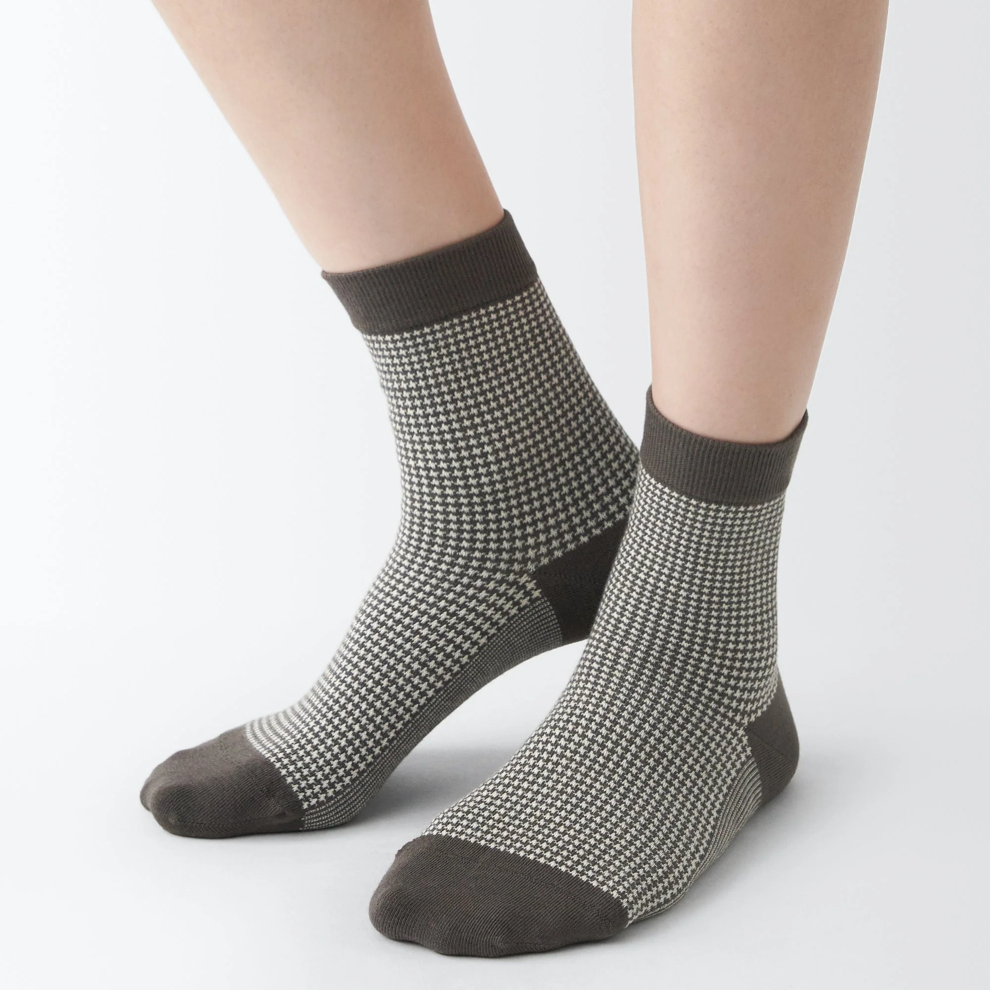 Right Angle Loose Top Houndstooth Short Socks