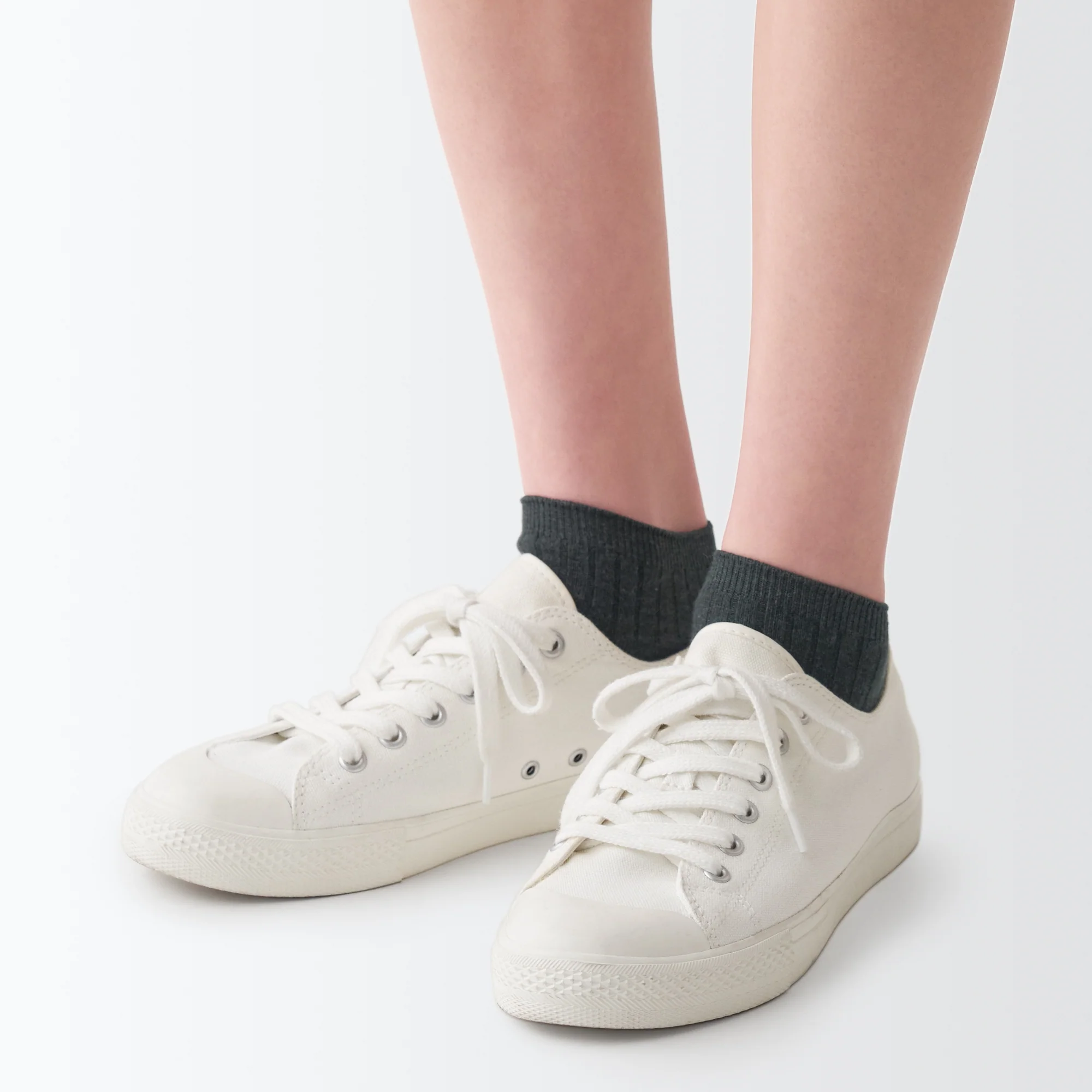 Right Angle Ribbed Sneaker Socks - Image 13