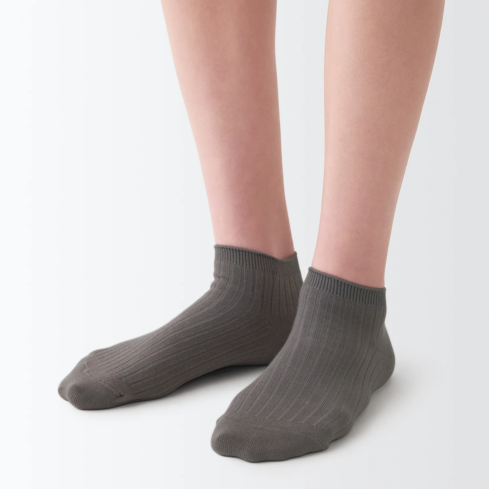 Right Angle Ribbed Sneaker Socks - Image 27