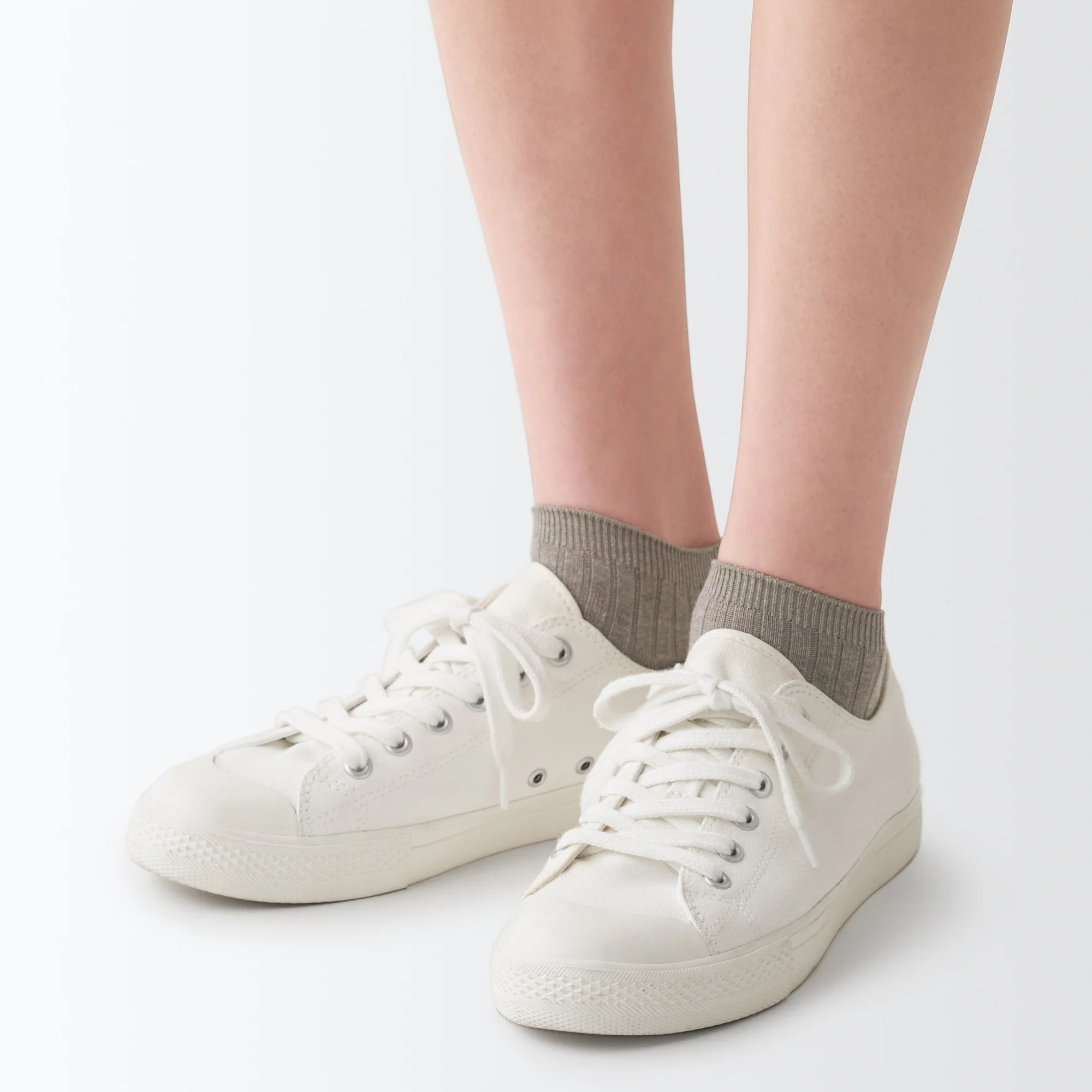 Right Angle Ribbed Sneaker Socks - Image 31