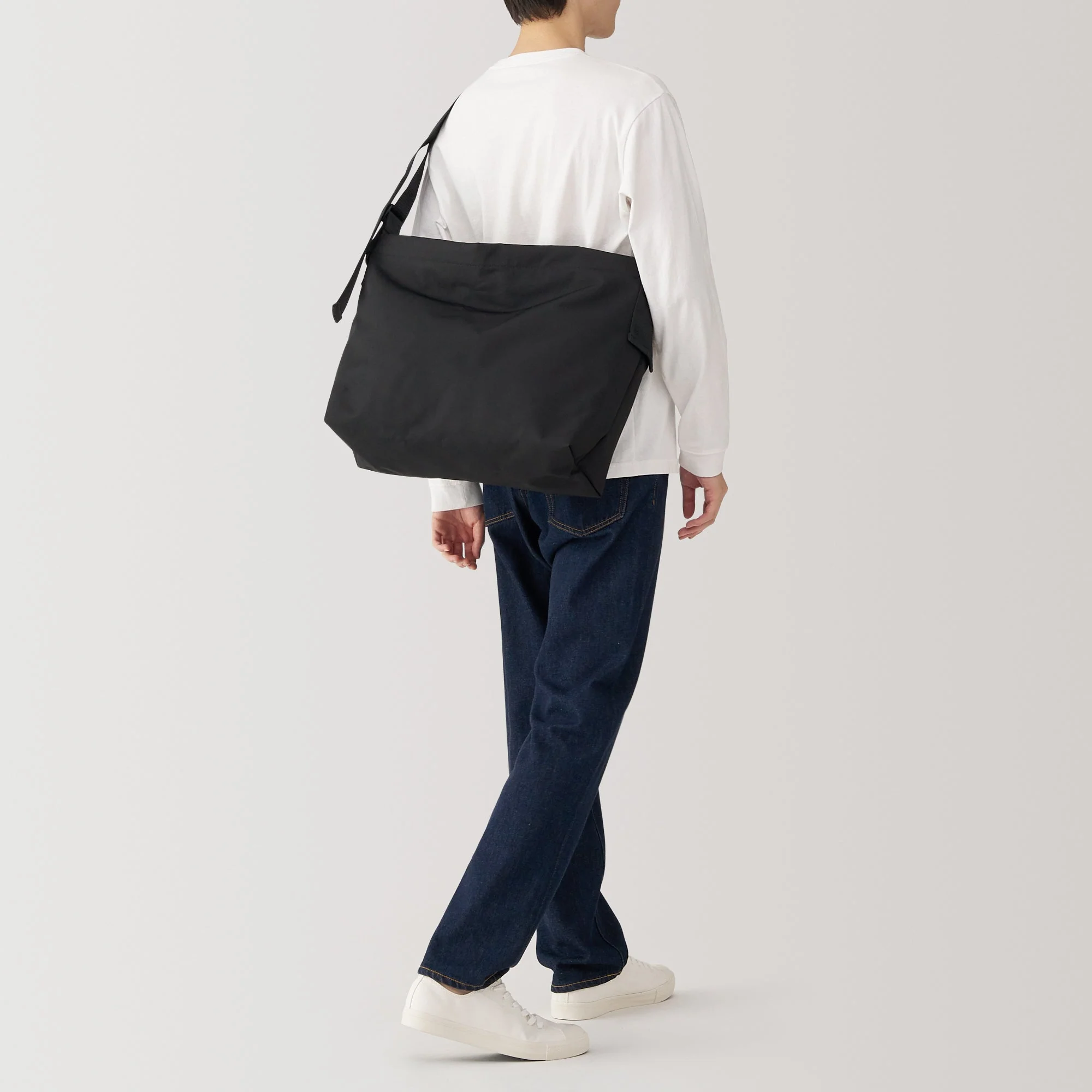 Thick Square Belt Shoulder Bag - Image 10