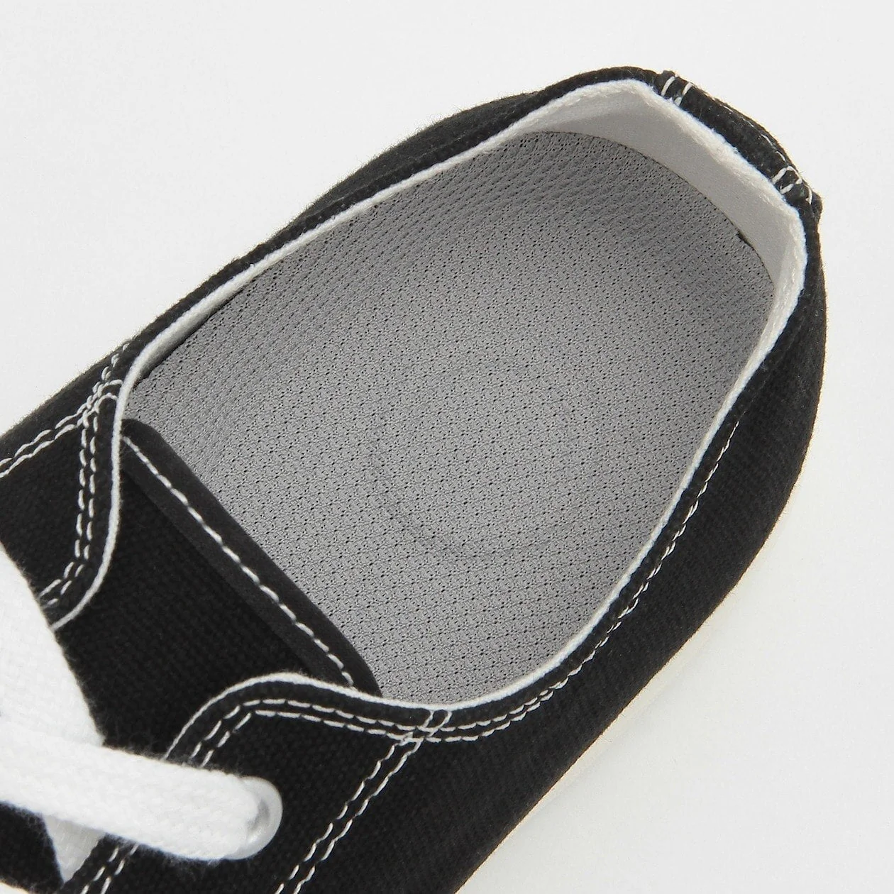 Water Repellent Cushioned Sneakers with Laces Black - Image 9