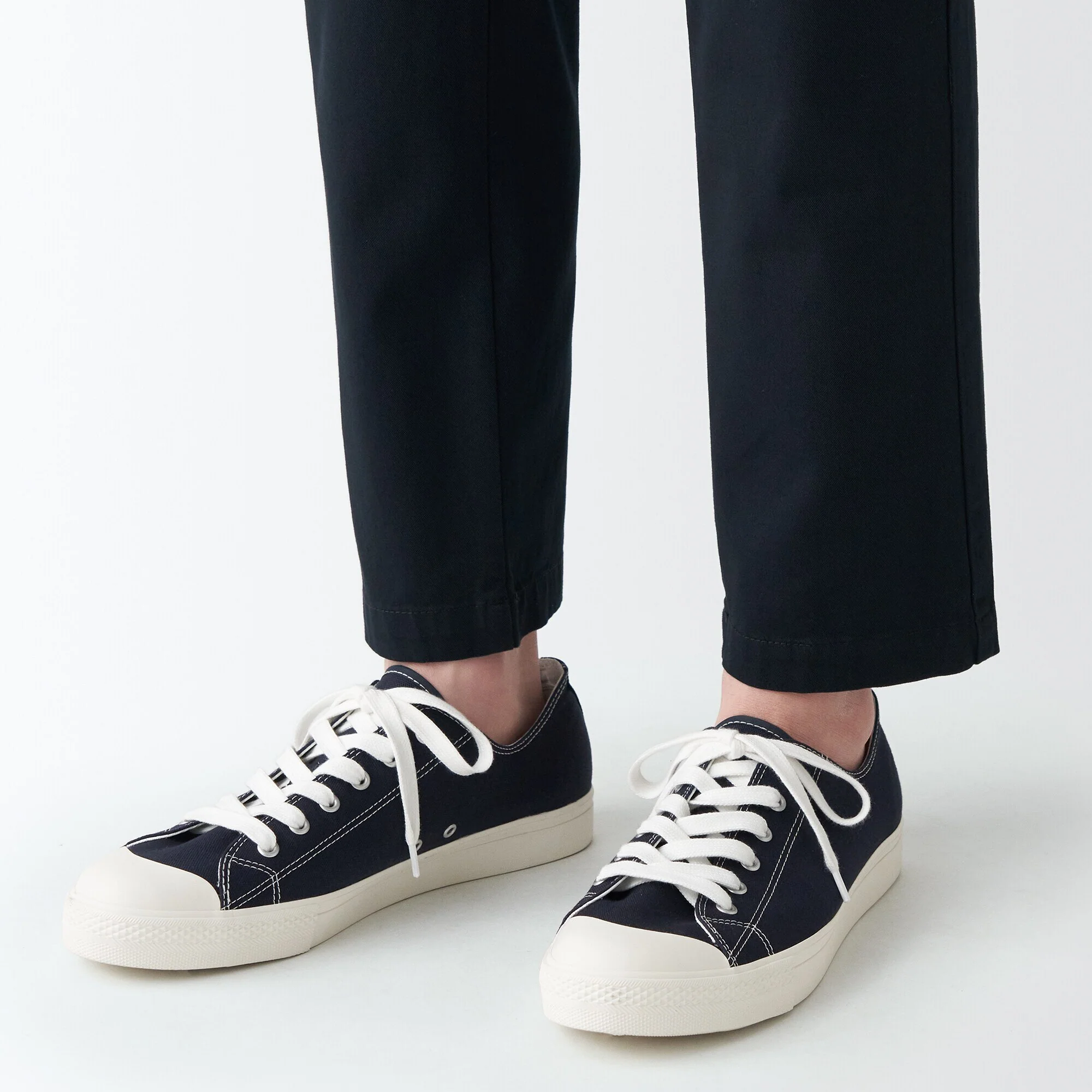 Water Repellent Cushioned Sneakers with Laces Navy - Image 19