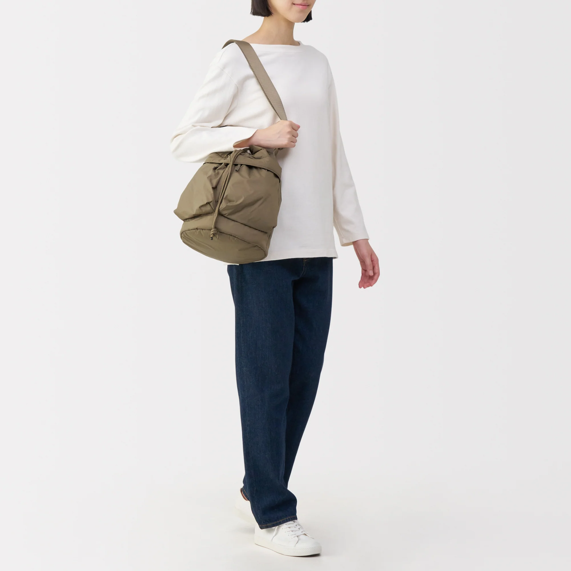 Water Repellent Padded Drawstring Bag - Image 20