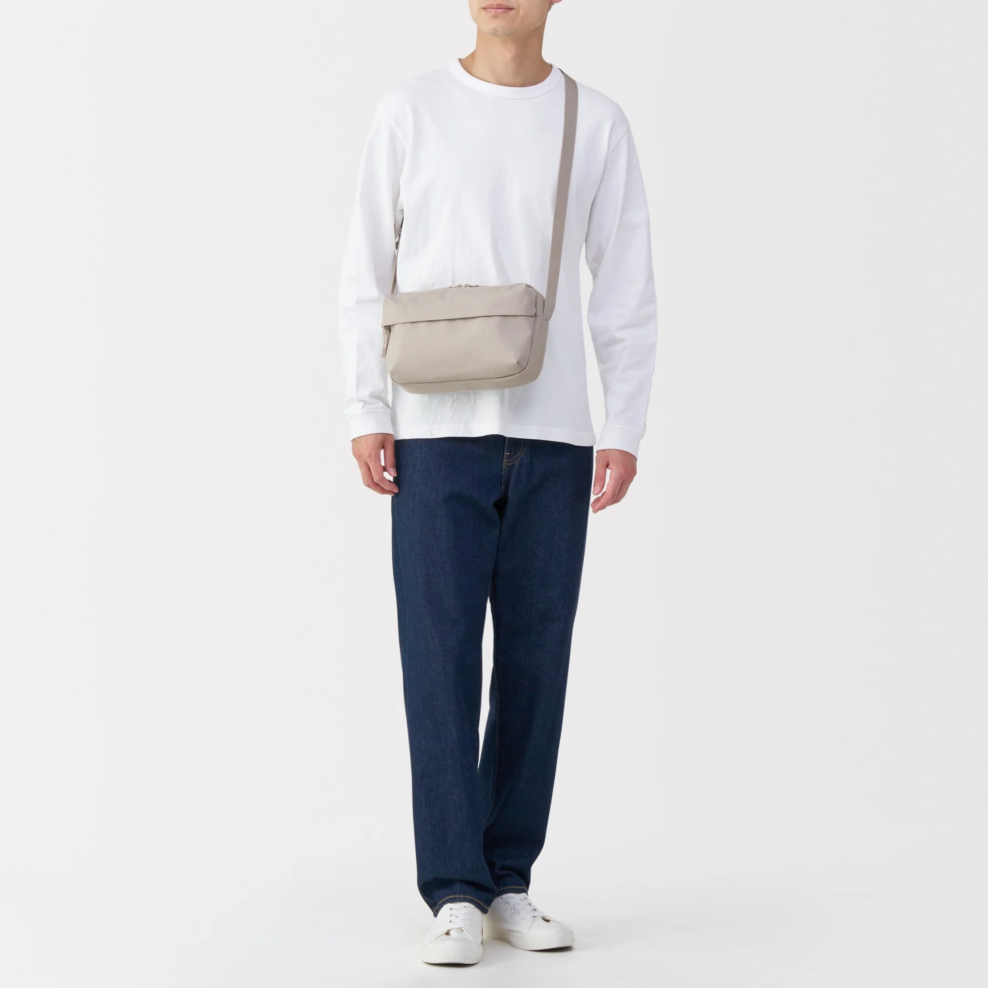 Water Repellent Shoulder Bag - Image 31